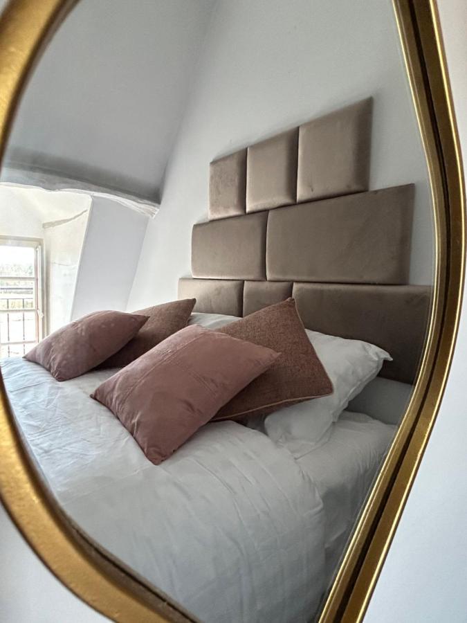 Demeure Du Vallon - Chambres D'Hotes De Charme Azerat Экстерьер фото
