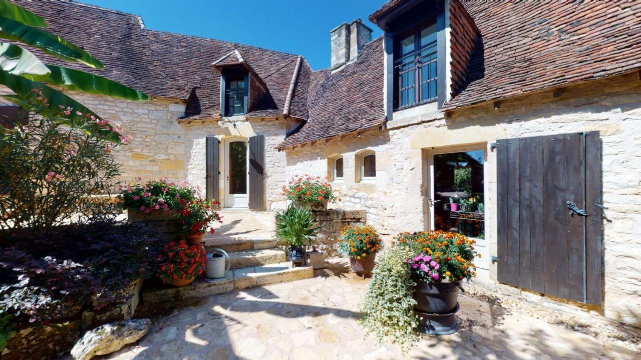 Demeure Du Vallon - Chambres D'Hotes De Charme Azerat Экстерьер фото