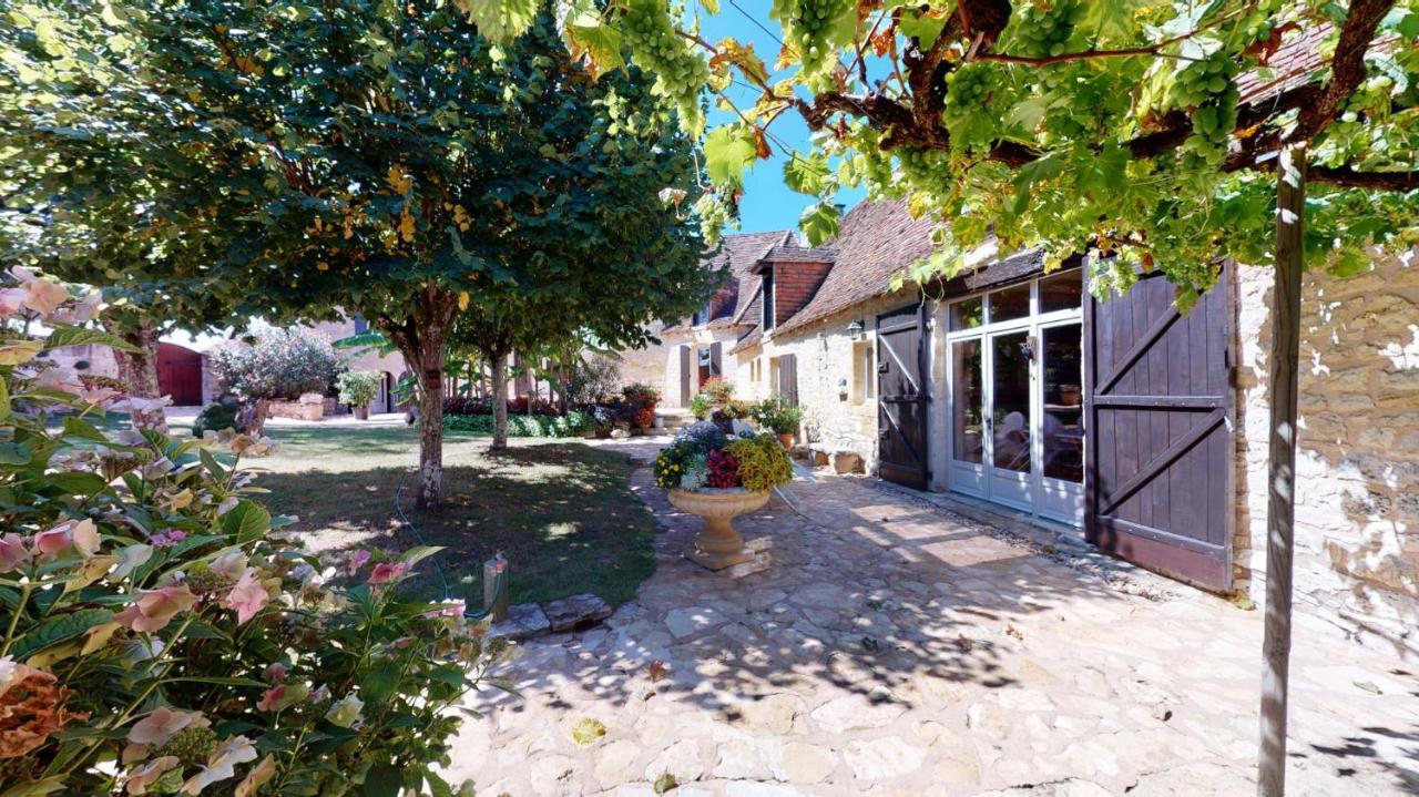 Demeure Du Vallon - Chambres D'Hotes De Charme Azerat Экстерьер фото