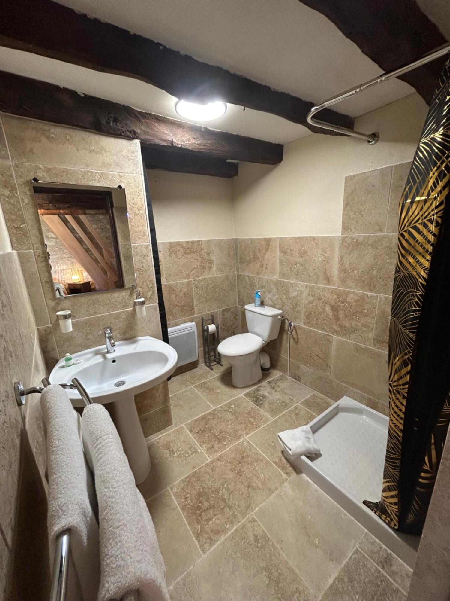 Demeure Du Vallon - Chambres D'Hotes De Charme Azerat Экстерьер фото