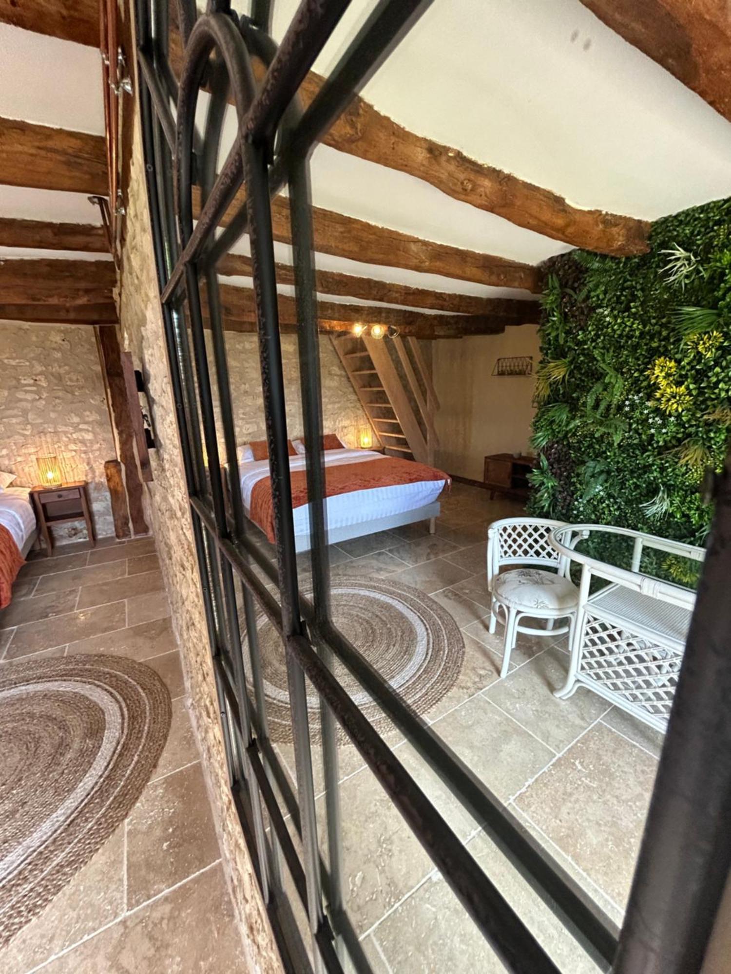 Demeure Du Vallon - Chambres D'Hotes De Charme Azerat Экстерьер фото